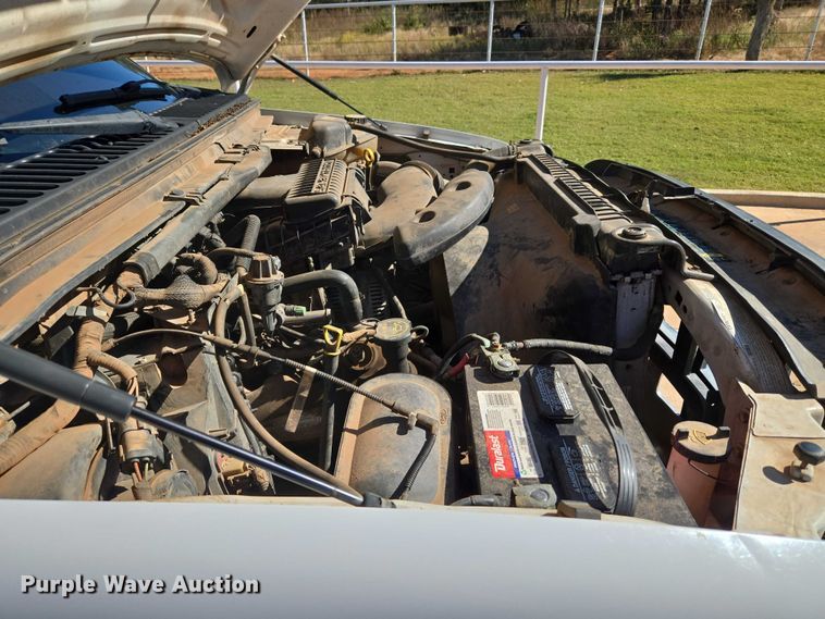 image for item EU3894 2006 Ford F350 Super Duty dump flatbed pickup truck