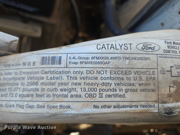 image for item EU3894 2006 Ford F350 Super Duty dump flatbed pickup truck