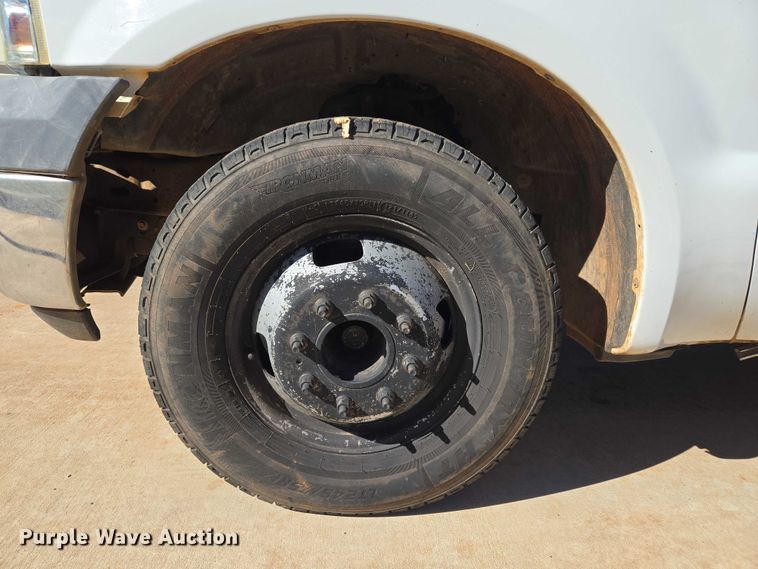 image for item EU3894 2006 Ford F350 Super Duty dump flatbed pickup truck