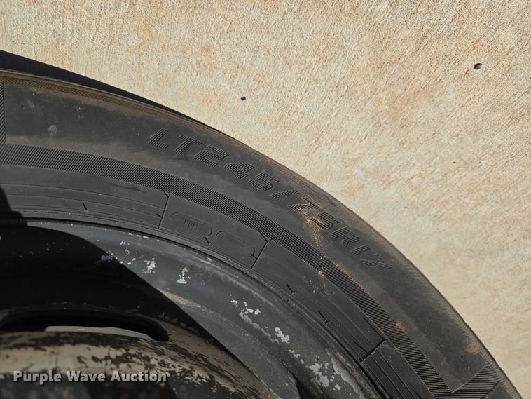 image for item EU3894 2006 Ford F350 Super Duty dump flatbed pickup truck