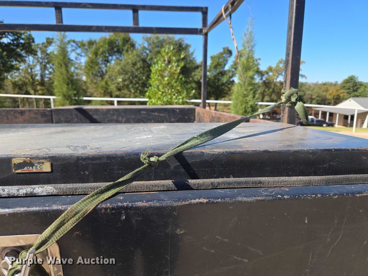 image for item EU3895 2006 Chevrolet Silverado 3500 flatbed pickup truck