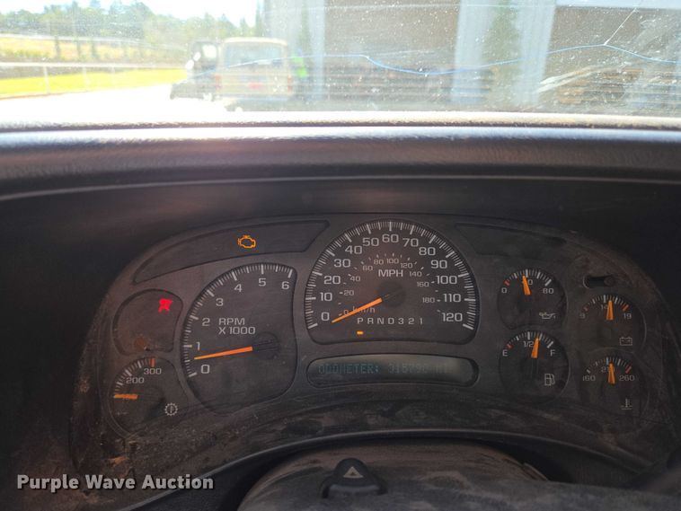 image for item EU3895 2006 Chevrolet Silverado 3500 flatbed pickup truck