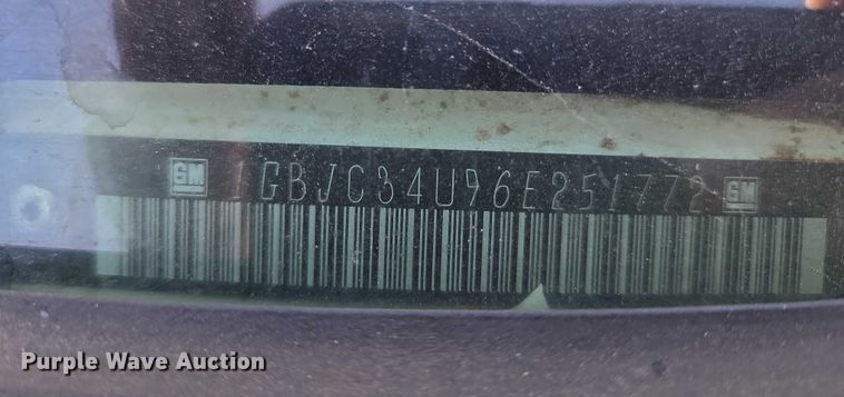 image for item EU3895 2006 Chevrolet Silverado 3500 flatbed pickup truck