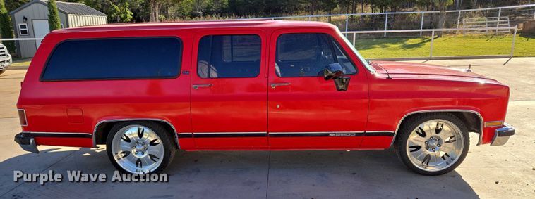 image for item EU3896 1989 Chevrolet Suburban SLE SUV