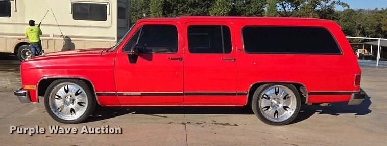 image for item EU3896 1989 Chevrolet Suburban SLE SUV