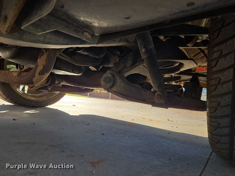 image for item EU3896 1989 Chevrolet Suburban SLE SUV