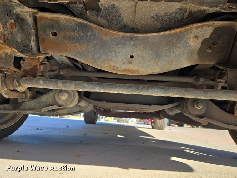 image for item EU3896 1989 Chevrolet Suburban SLE SUV