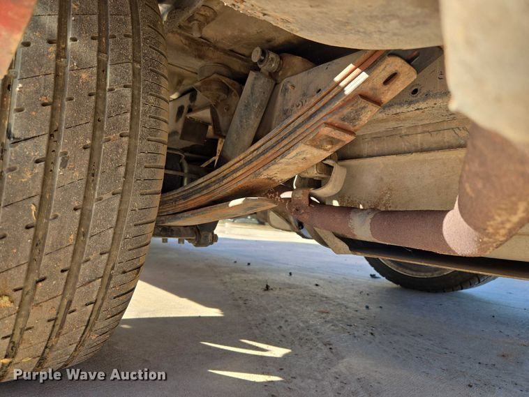 image for item EU3896 1989 Chevrolet Suburban SLE SUV