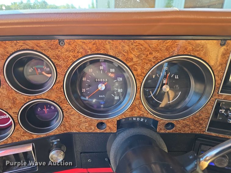 image for item EU3896 1989 Chevrolet Suburban SLE SUV