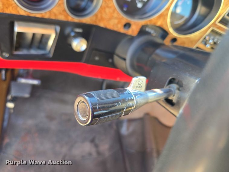 image for item EU3896 1989 Chevrolet Suburban SLE SUV