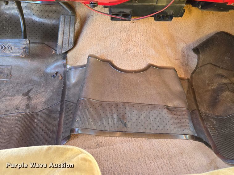 image for item EU3896 1989 Chevrolet Suburban SLE SUV