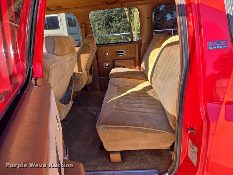 image for item EU3896 1989 Chevrolet Suburban SLE SUV