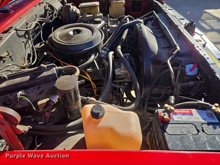 image for item EU3896 1989 Chevrolet Suburban SLE SUV