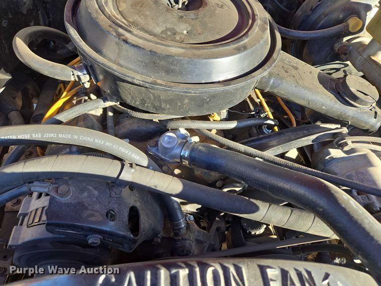 image for item EU3896 1989 Chevrolet Suburban SLE SUV