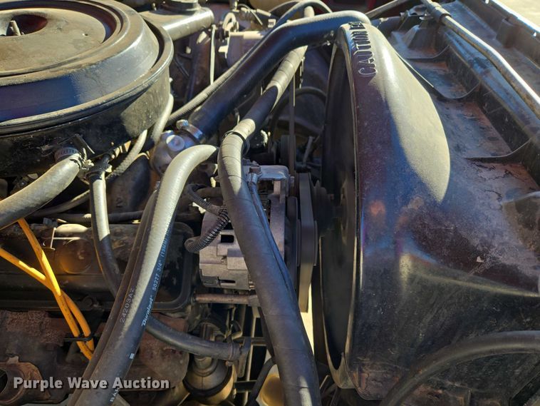 image for item EU3896 1989 Chevrolet Suburban SLE SUV