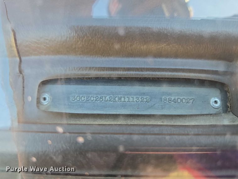 image for item EU3896 1989 Chevrolet Suburban SLE SUV