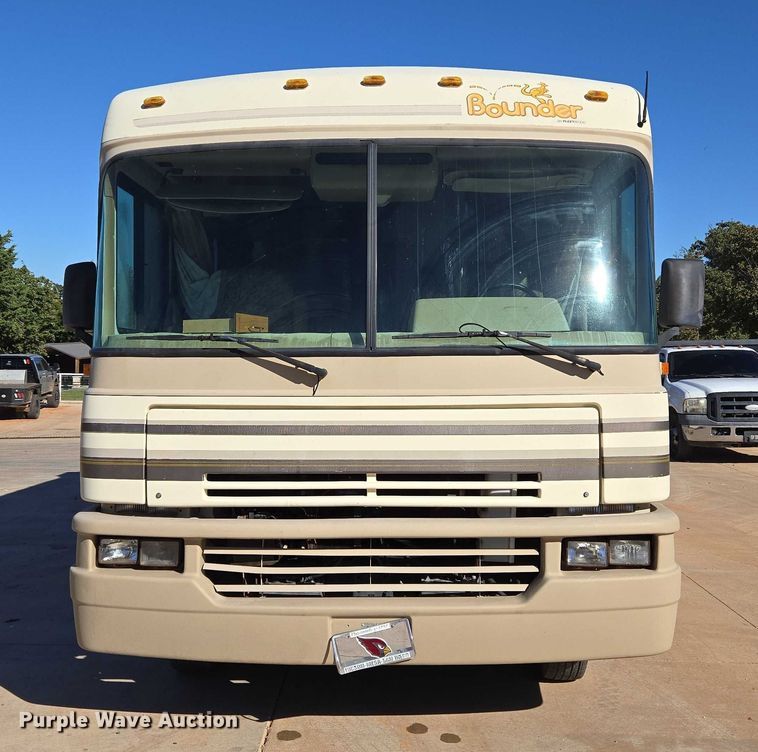 image for item EU3903 1996 Fleetwood Bounder RV