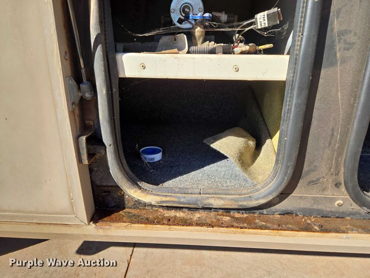 image for item EU3903 1996 Fleetwood Bounder RV