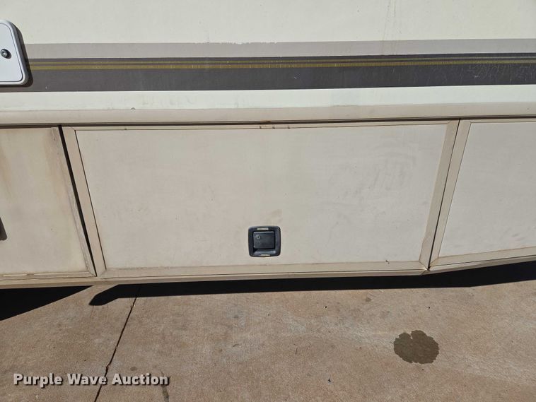 image for item EU3903 1996 Fleetwood Bounder RV