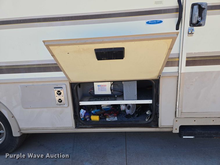 image for item EU3903 1996 Fleetwood Bounder RV