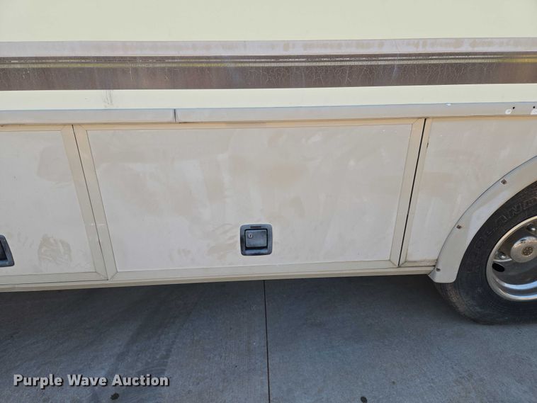 image for item EU3903 1996 Fleetwood Bounder RV