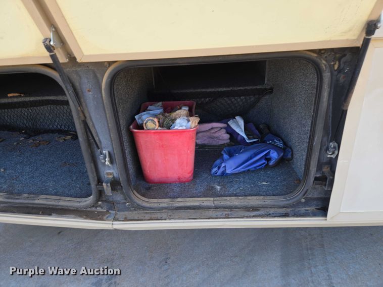 image for item EU3903 1996 Fleetwood Bounder RV