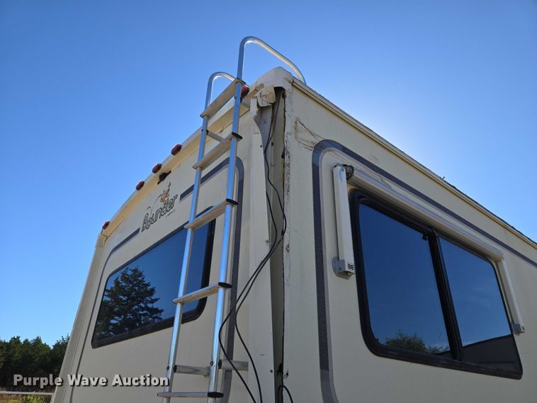 image for item EU3903 1996 Fleetwood Bounder RV