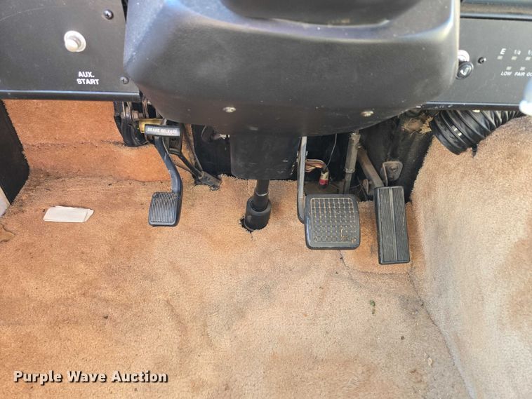 image for item EU3903 1996 Fleetwood Bounder RV