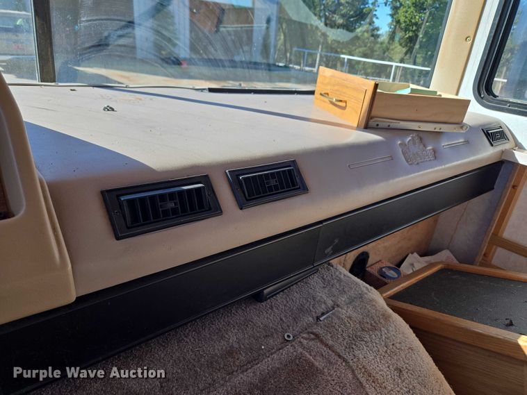 image for item EU3903 1996 Fleetwood Bounder RV