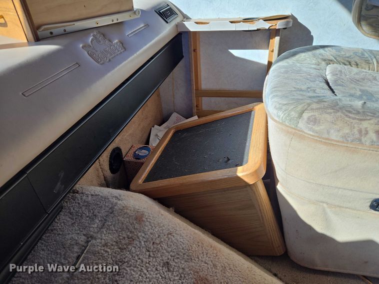 image for item EU3903 1996 Fleetwood Bounder RV