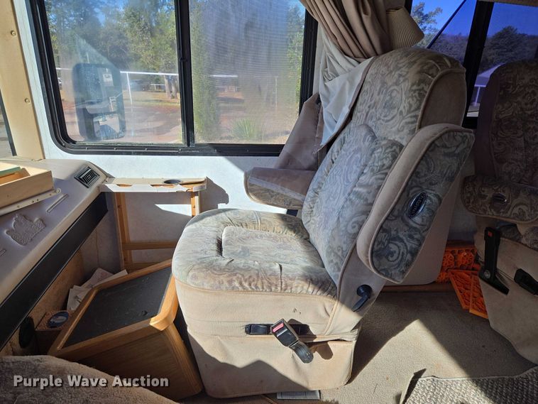 image for item EU3903 1996 Fleetwood Bounder RV