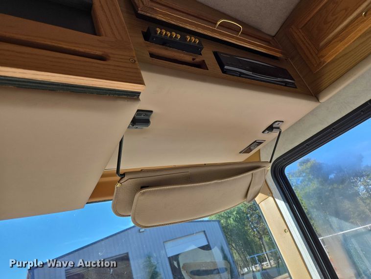 image for item EU3903 1996 Fleetwood Bounder RV