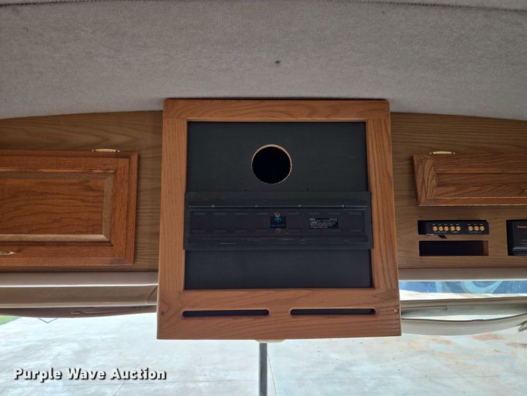 image for item EU3903 1996 Fleetwood Bounder RV