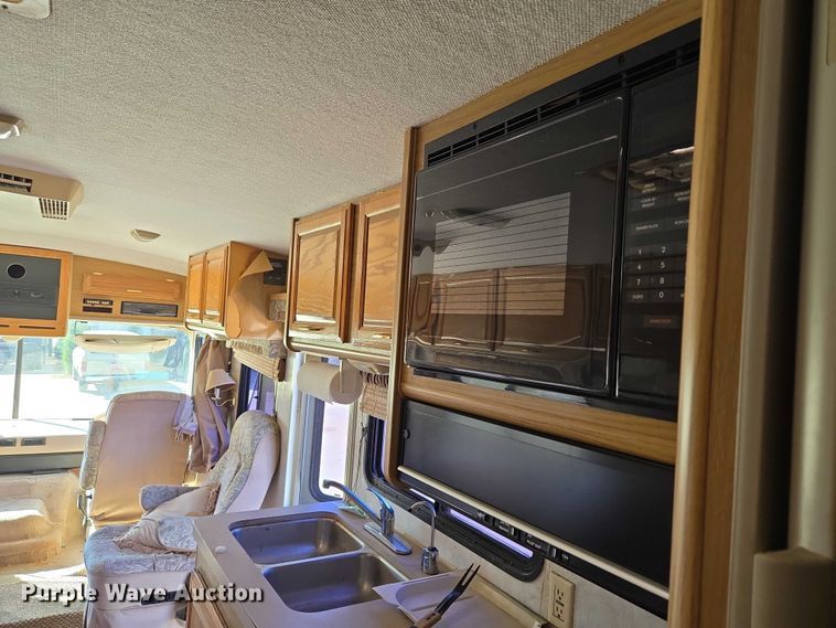 image for item EU3903 1996 Fleetwood Bounder RV