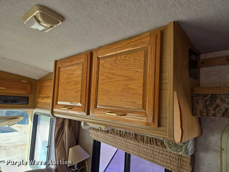 image for item EU3903 1996 Fleetwood Bounder RV