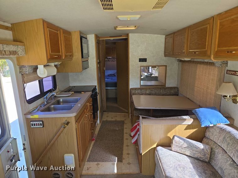 image for item EU3903 1996 Fleetwood Bounder RV