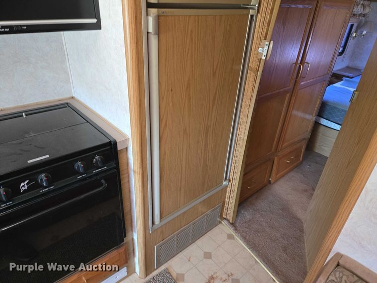 image for item EU3903 1996 Fleetwood Bounder RV