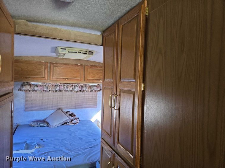 image for item EU3903 1996 Fleetwood Bounder RV