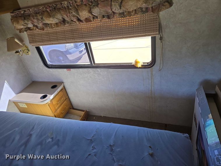 image for item EU3903 1996 Fleetwood Bounder RV