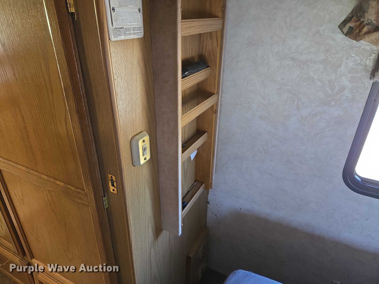 image for item EU3903 1996 Fleetwood Bounder RV