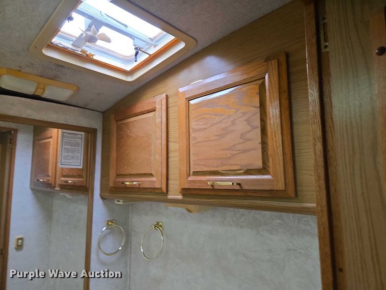 image for item EU3903 1996 Fleetwood Bounder RV