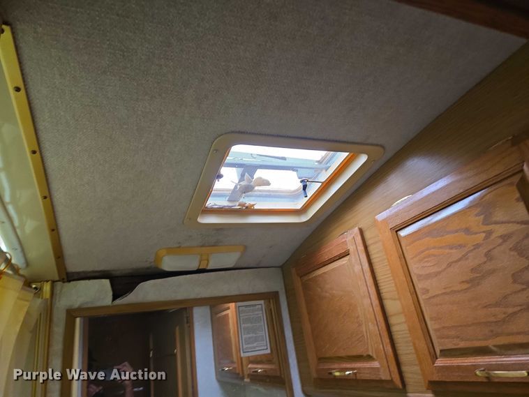 image for item EU3903 1996 Fleetwood Bounder RV