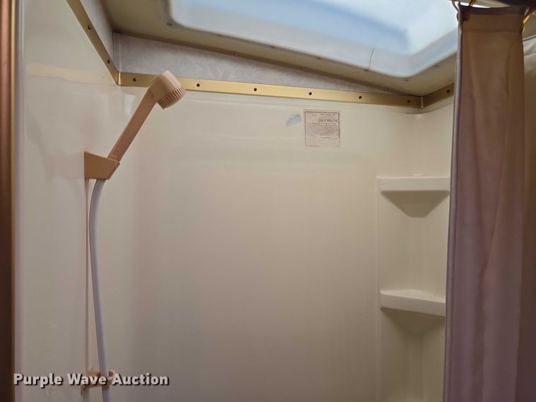 image for item EU3903 1996 Fleetwood Bounder RV