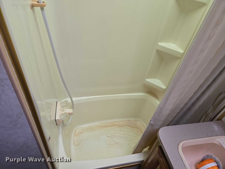 image for item EU3903 1996 Fleetwood Bounder RV