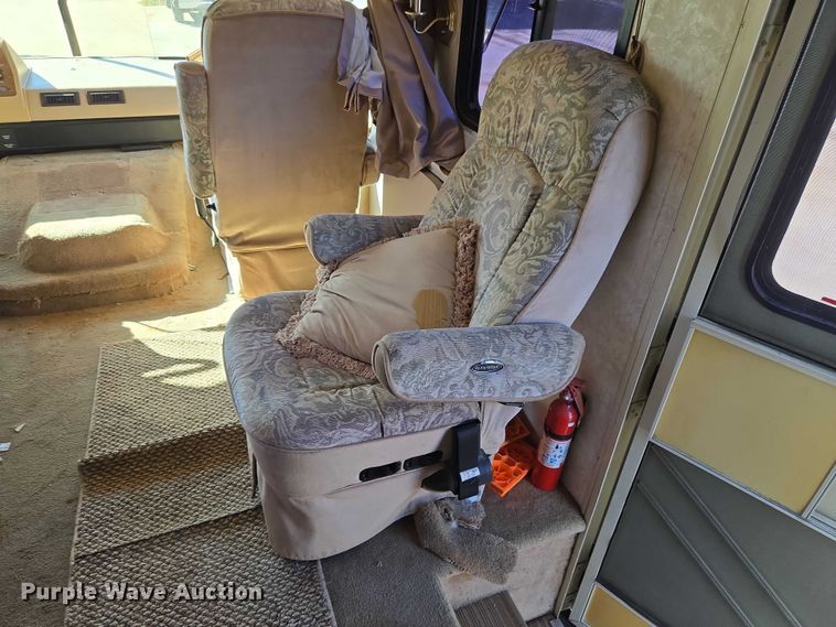 image for item EU3903 1996 Fleetwood Bounder RV