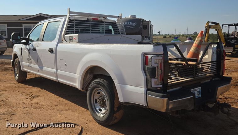 image for item EU3921 2017 Ford F250 Super Duty XL Crew Cab pickup truck