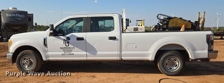 image for item EU3921 2017 Ford F250 Super Duty XL Crew Cab pickup truck