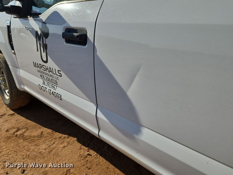 image for item EU3921 2017 Ford F250 Super Duty XL Crew Cab pickup truck