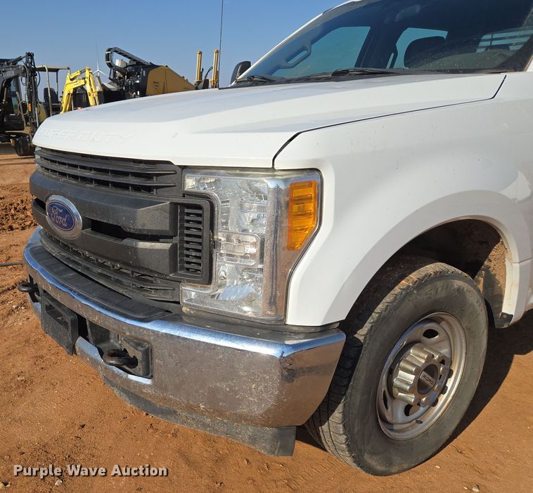 image for item EU3921 2017 Ford F250 Super Duty XL Crew Cab pickup truck