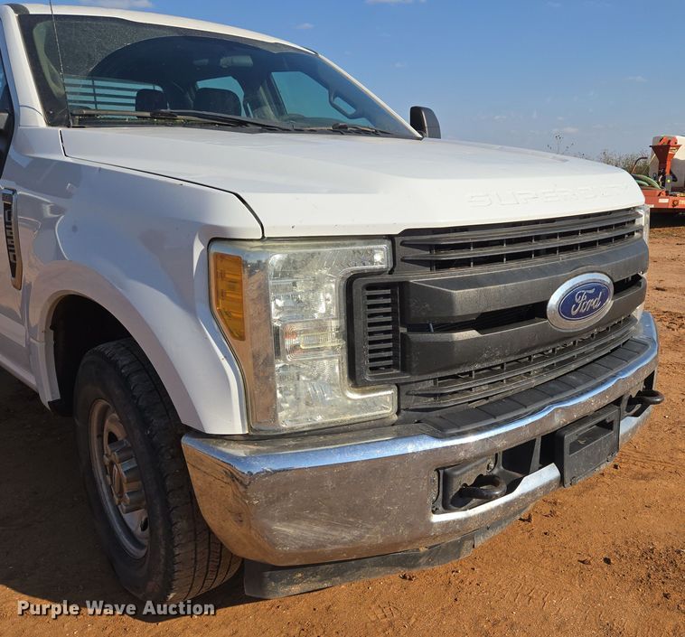 image for item EU3921 2017 Ford F250 Super Duty XL Crew Cab pickup truck